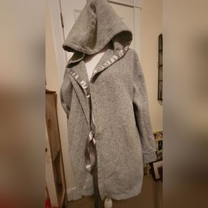 Jennifer Lopez Short Gray Hooded Robe
